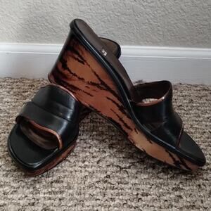 Stuart Weitzman 90's Brown Tiger Striped Print Black Platform Slides 8.5B